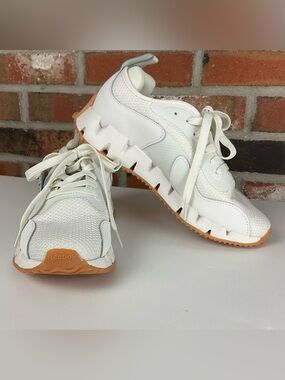 Reebok White & Gum Trail-Inspired Lace-Up Sneakers